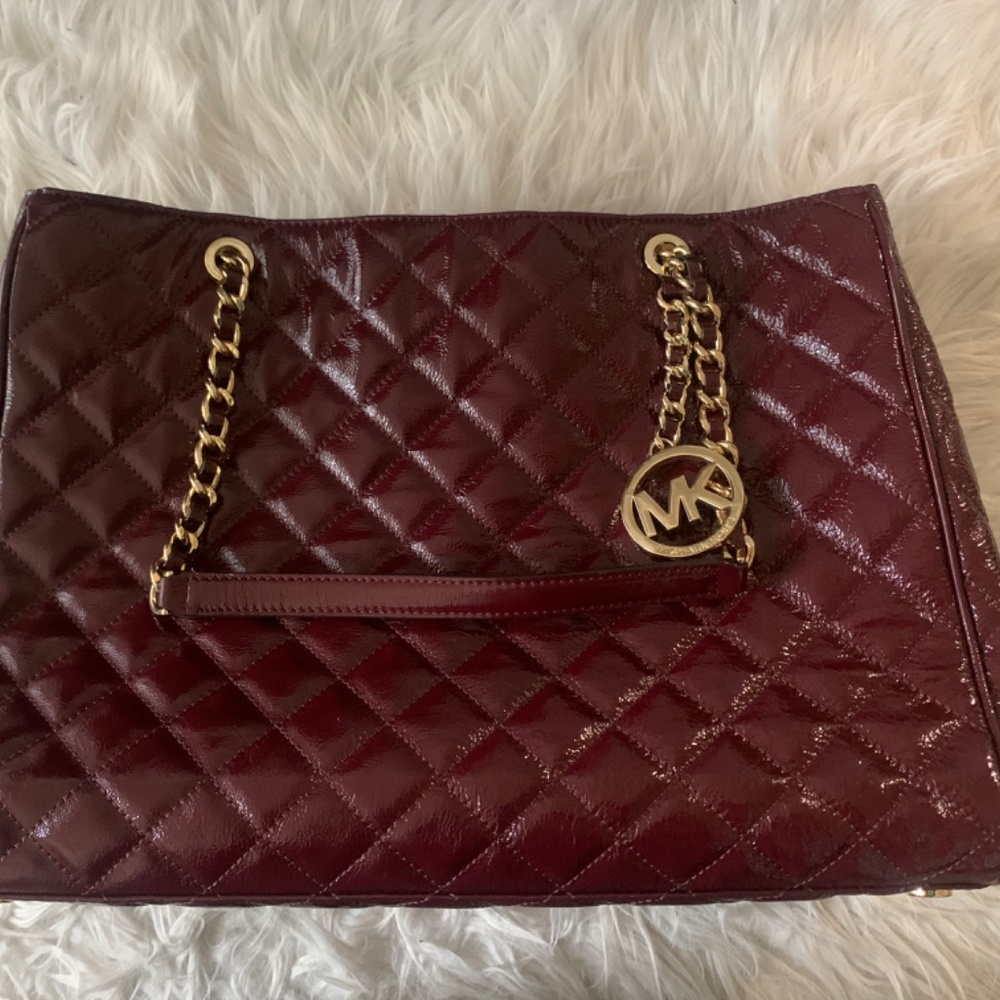 Michael Kors Medium Tote - Picture 3 of 9